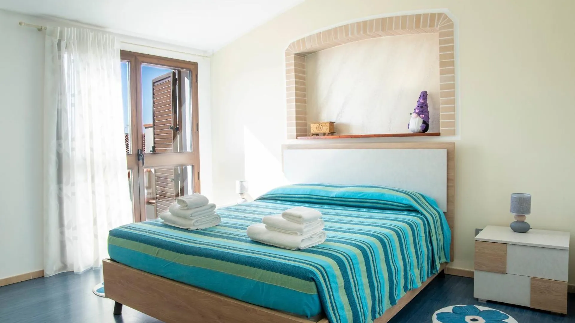 Monica'S Guesthouse Baratili San Pietro Italy
